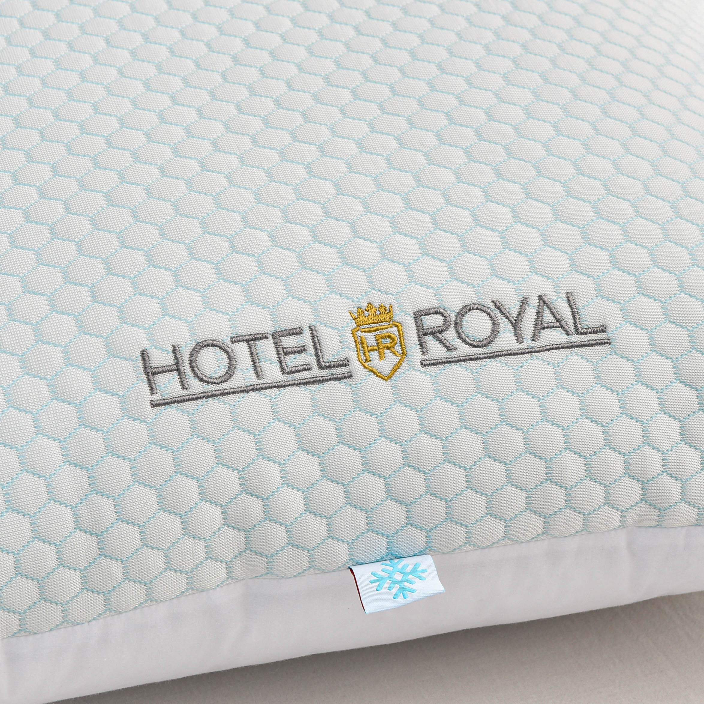 Hotel Royal Cooling Pillow (Twin Pack) - Image 2